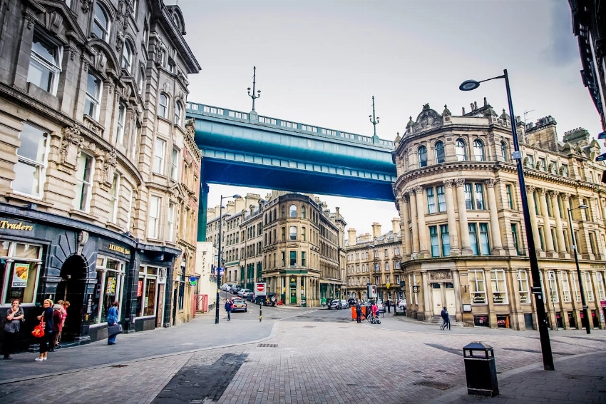 How Can Indians Get a Job in the UK from India